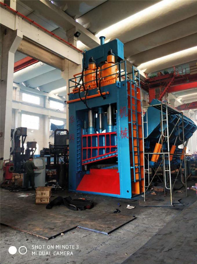 De hydraulische Op zwaar werk berekende Brugscheerbeurt, dankt Machine Om metaal te snijden af 2