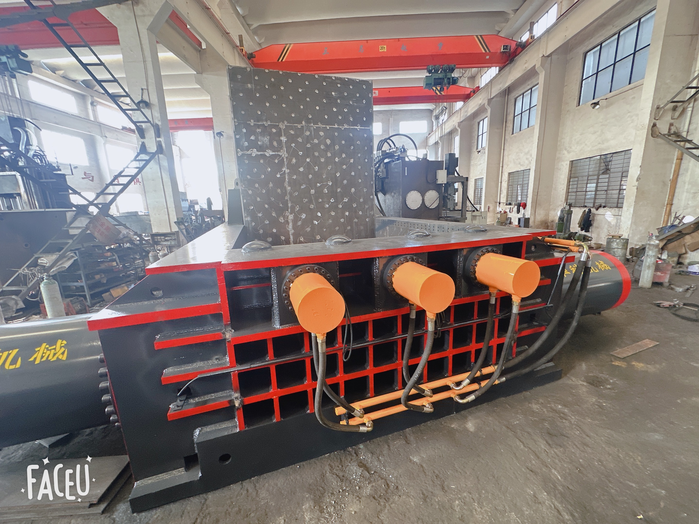 Laatste bedrijfsblogs PLC Automatic vs Manual Scrap Metal Baler: Which Control System Is Better for Your Recycling Plant?