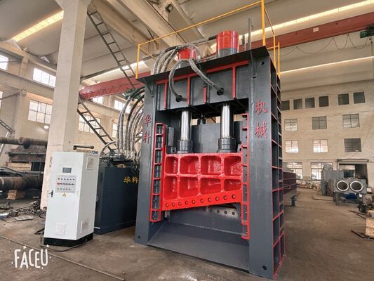 kopen Gantry-schrootschaar van 700 ton met 7500 mm invoerbak en hydraulische opduwertoevoer voor metaalrecycling online manufacture