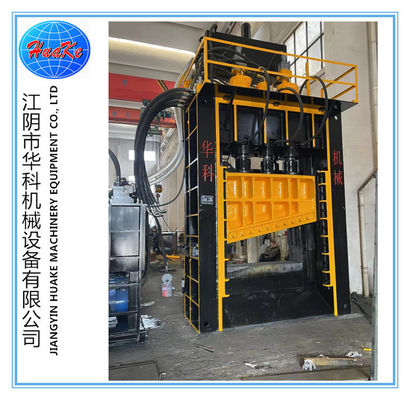 Kopen Achterwaartse hydraulische schrootknipmachine met instelbare snijlengte en 655 ton knipkracht via PLC-besturing online manufacture